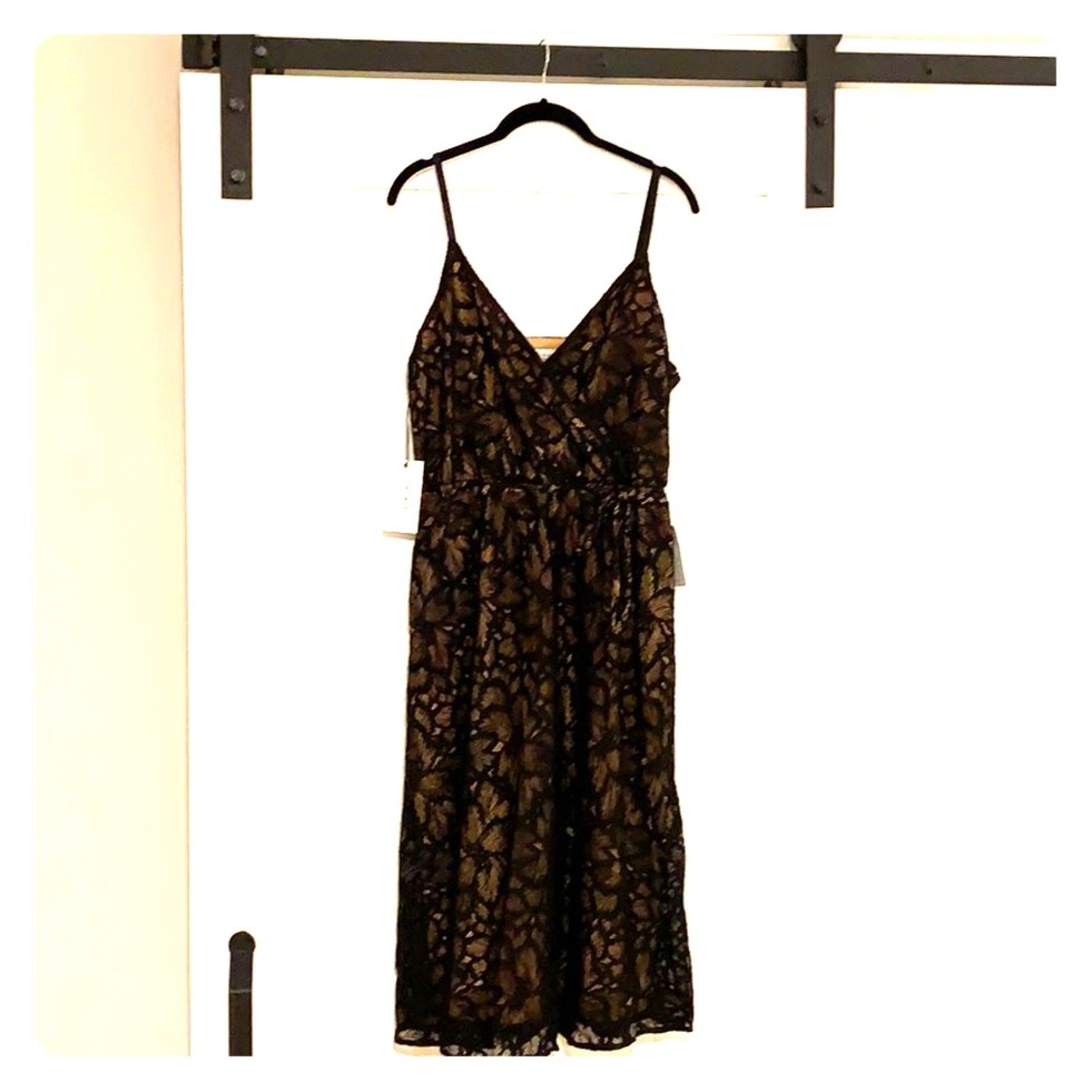 Ali & Jay - Cheek to Cheek Midi Dress